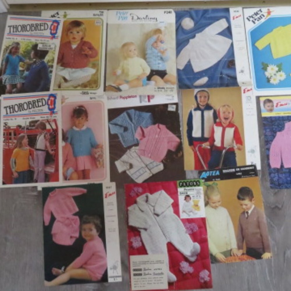 LOT of 13 Vintage BABY CHILD Knitting Pattern Booklets (#865)
